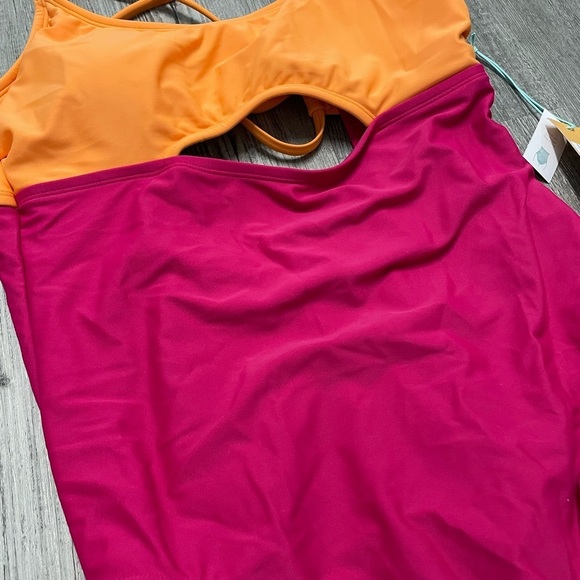 Kona Sol Color Block Cut Out One Piece Swimsuit - Picture 2 of 5